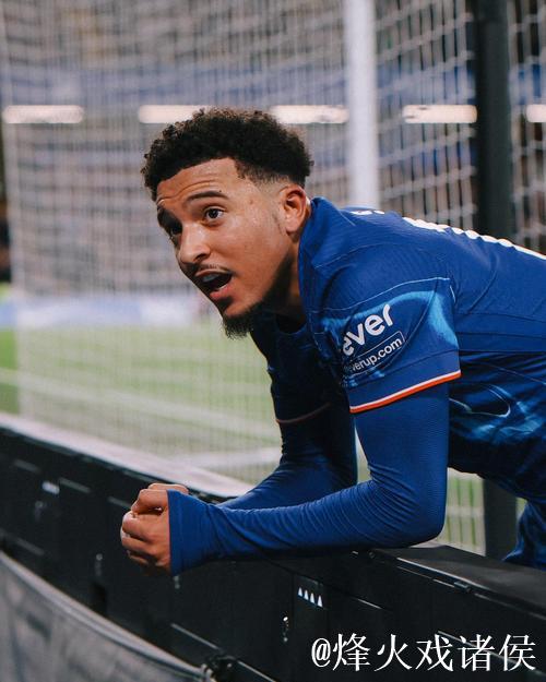 太阳报:马杜埃凯和桑乔周末相聚音乐节 太阳报:马杜埃凯和桑乔周末相聚音乐节